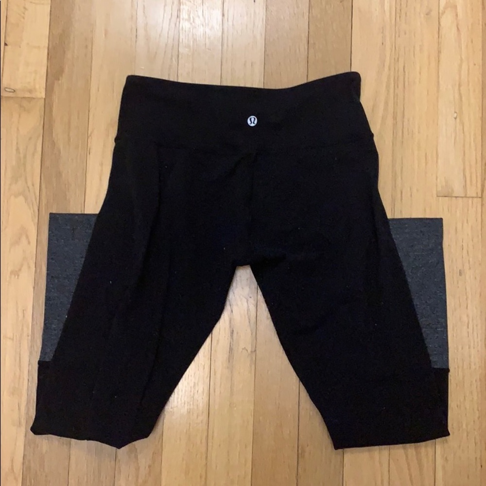 Lululemon black mid calf length leggings